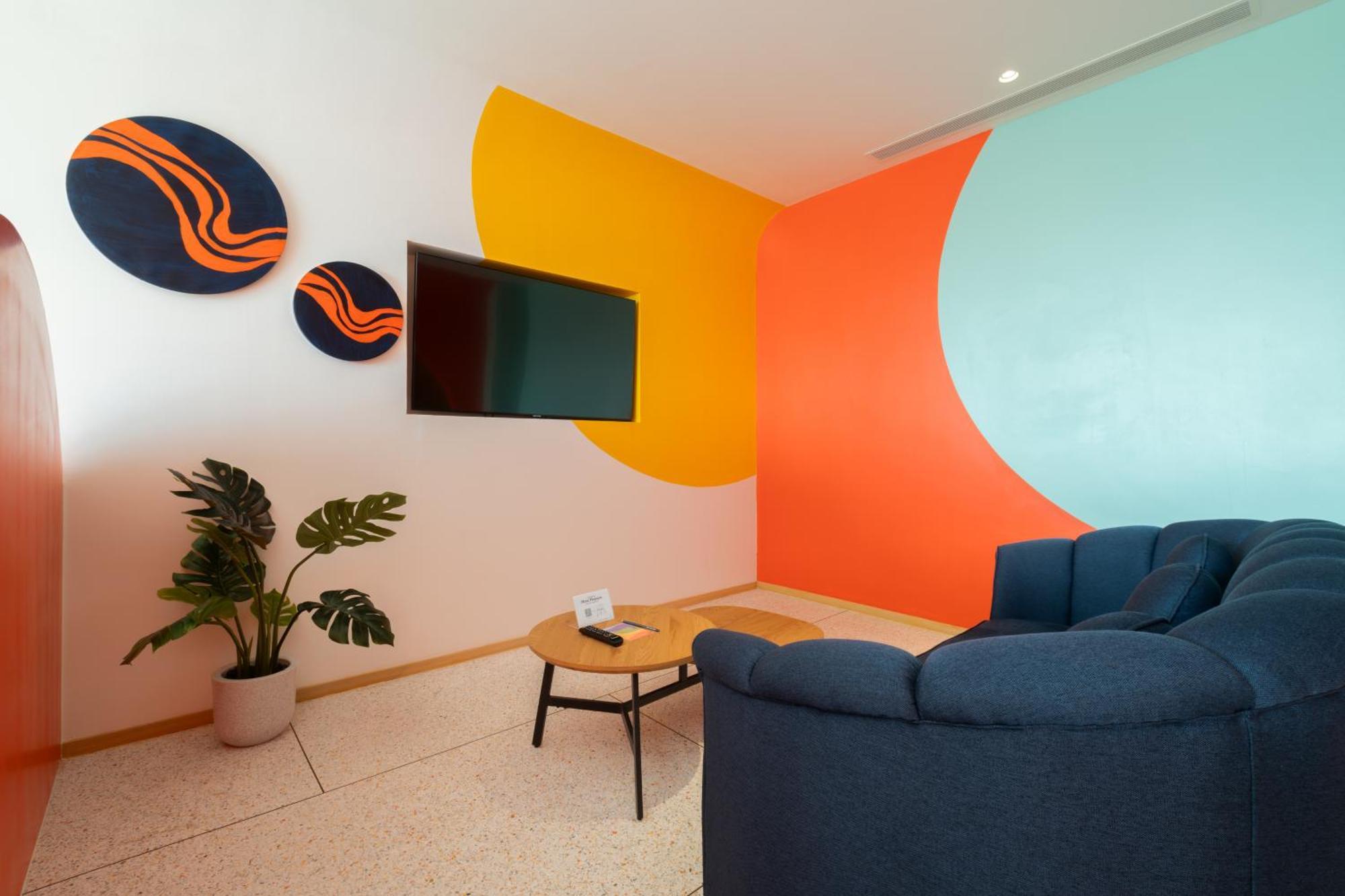 Hotel Chi Art Series